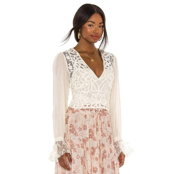 Free People NWT Boho Sorelle Lace Top in Cream Tea Size Small - Picture 2 of 10